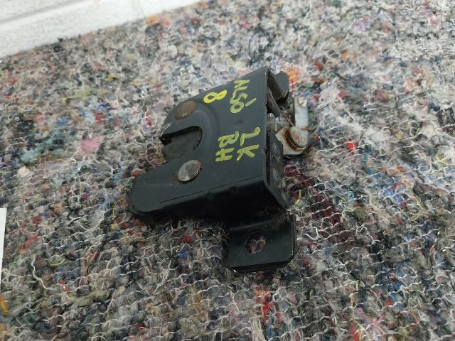 bontott VW CADDY Bal Csomagtérajtó Zárszerkezet