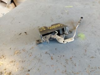 bontott VW CADDY Bal Csomagtérajtó Zárszerkezet