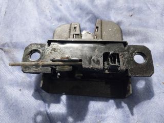 bontott VW CADDY Bal Csomagtérajtó Zárszerkezet