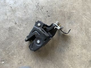 bontott VW CADDY Bal Csomagtérajtó Zárszerkezet