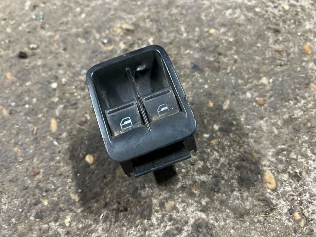 bontott VW CADDY Bal első Ablakemelő Kapcsoló