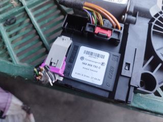 bontott VW CADDY Bal első Ablakemelő Motor