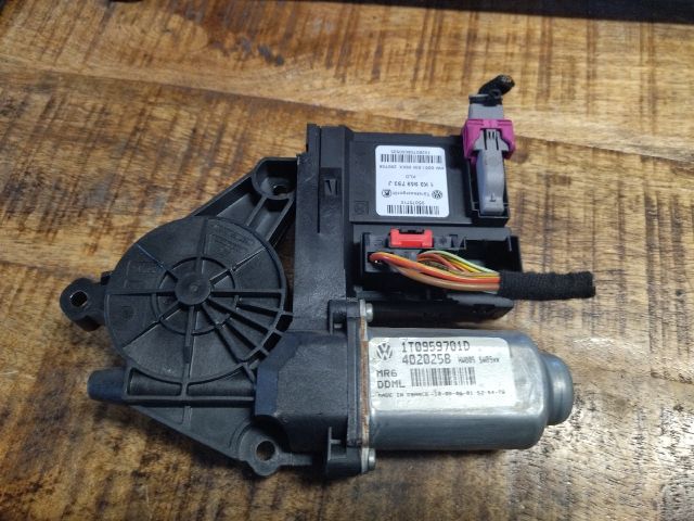 bontott VW CADDY Bal első Ablakemelő Motor