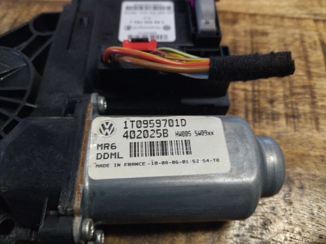 bontott VW CADDY Bal első Ablakemelő Motor