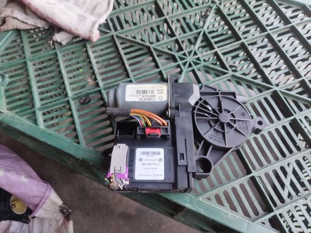 bontott VW CADDY Bal első Ablakemelő Motor