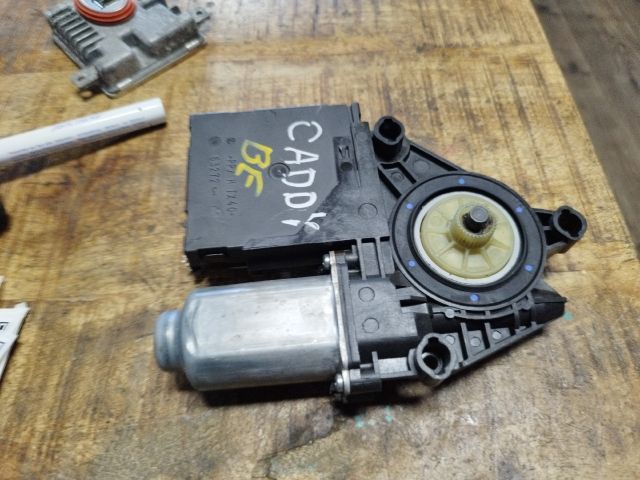 bontott VW CADDY Bal első Ablakemelő Motor