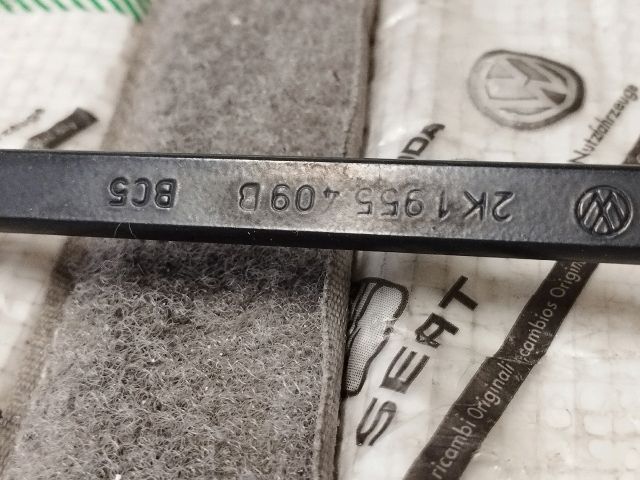 bontott VW CADDY Bal első Ablaktörlő Kar