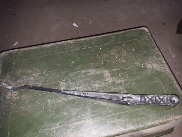 bontott VW CADDY Bal első Ablaktörlő Kar