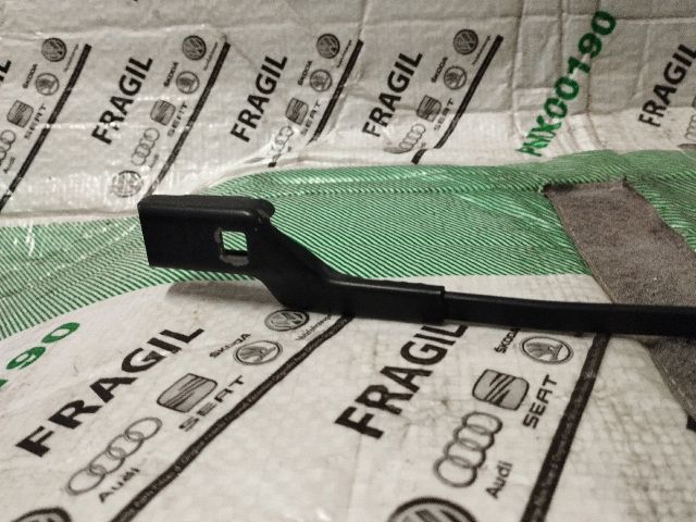 bontott VW CADDY Bal első Ablaktörlő Kar