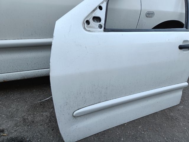 bontott VW CADDY Bal első Ajtó (Részeivel)