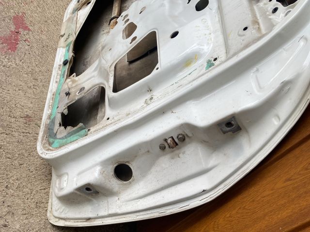 bontott VW CADDY Bal első Ajtó (Üres lemez)