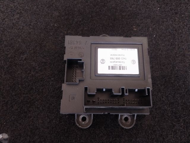 bontott VW CADDY Bal első Ajtó Vezérlőegység