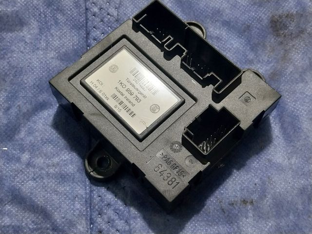 bontott VW CADDY Bal első Ajtó Vezérlőegység