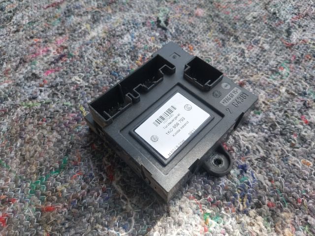 bontott VW CADDY Bal első Ajtó Vezérlőegység