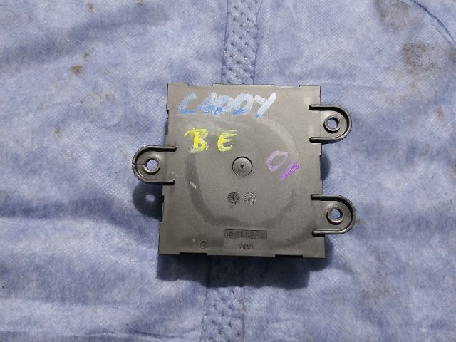 bontott VW CADDY Bal első Ajtó Vezérlőegység