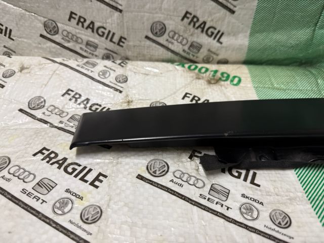 bontott VW CADDY Bal első Ajtókeret Burkolat