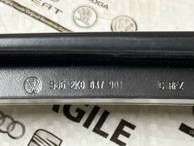 bontott VW CADDY Bal első Ajtókeret Burkolat