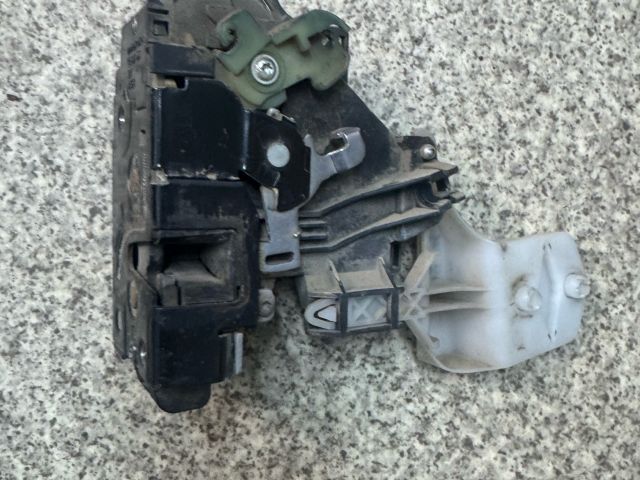 bontott VW CADDY Bal első Ajtózár