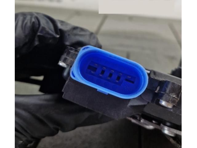 bontott VW CADDY Bal első Ajtózár