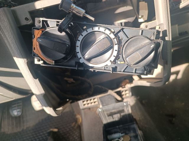 bontott VW CADDY Bal első Belső Kilincs