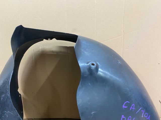 bontott VW CADDY Bal első Dobbetét (Kerékjárati, Műanyag)