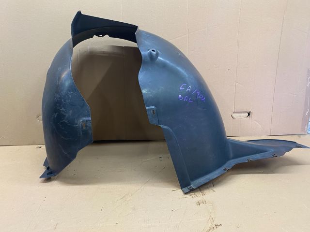 bontott VW CADDY Bal első Dobbetét (Kerékjárati, Műanyag)