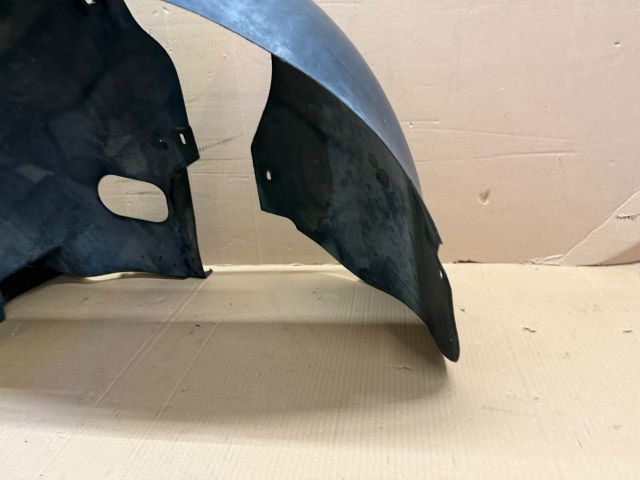 bontott VW CADDY Bal első Első Dobbetét (Kerékjárati, Műanyag)