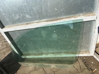 bontott VW CADDY Bal első Fixüveg (Ajtóban)