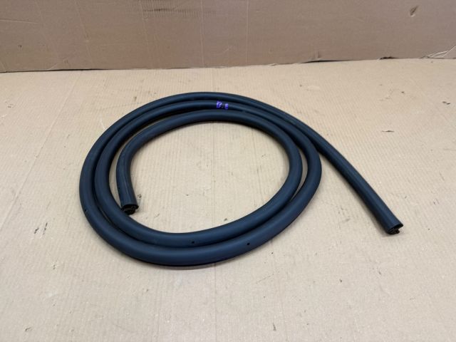 bontott VW CADDY Bal első Gumikéder