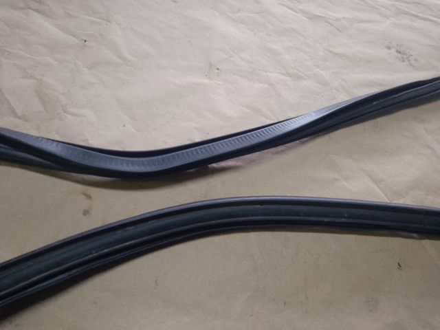 bontott VW CADDY Bal első Gumikéder