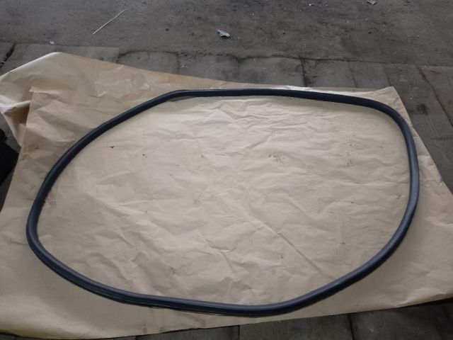 bontott VW CADDY Bal első Gumikéder