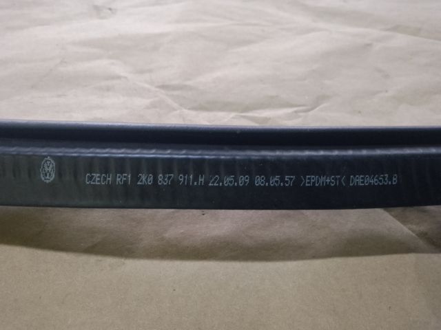 bontott VW CADDY Bal első Gumikéder