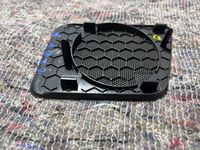 bontott VW CADDY Bal első Kis Hangszóró Burkolat