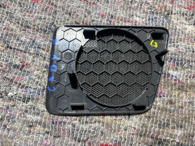 bontott VW CADDY Bal első Kis Hangszóró Burkolat