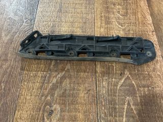 bontott VW CADDY Bal első Lökhárító Tartó (Műanyag)