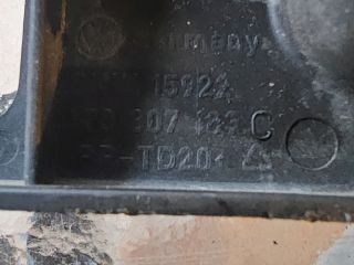 bontott VW CADDY Bal első Lökhárító Tartó (Műanyag)