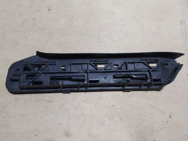 bontott VW CADDY Bal első Lökhárító Tartó (Műanyag)