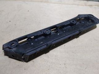 bontott VW CADDY Bal első Lökhárító Tartó (Műanyag)