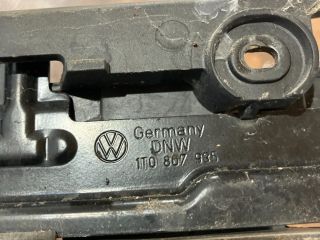 bontott VW CADDY Bal első Lökhárító Tartó (Műanyag)