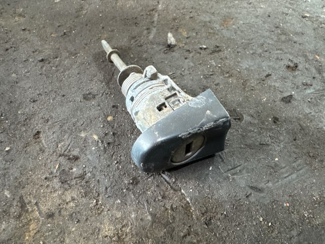 bontott VW CADDY Bal első Zárbetét