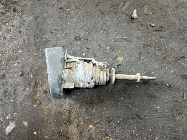 bontott VW CADDY Bal első Zárbetét