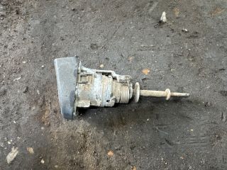 bontott VW CADDY Bal első Zárbetét