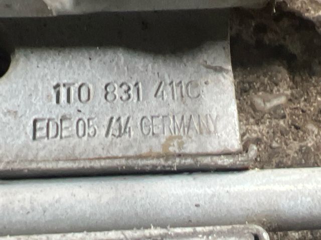 bontott VW CADDY Bal első Zsanér