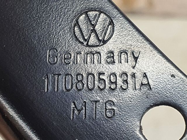 bontott VW CADDY Bal Fényszóró Tartó