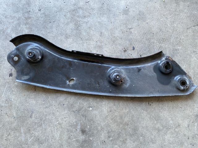 bontott VW CADDY Bal Fényszóró Tartó