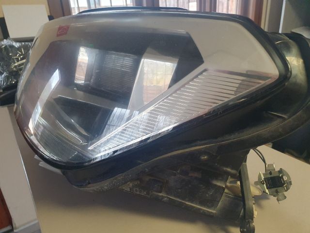 bontott VW CADDY Bal Fényszóró