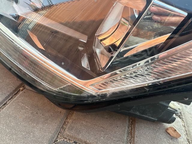 bontott VW CADDY Bal Fényszóró