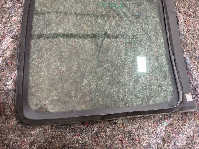 bontott VW CADDY Bal hátsó Ablak