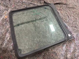 bontott VW CADDY Bal hátsó Ablak