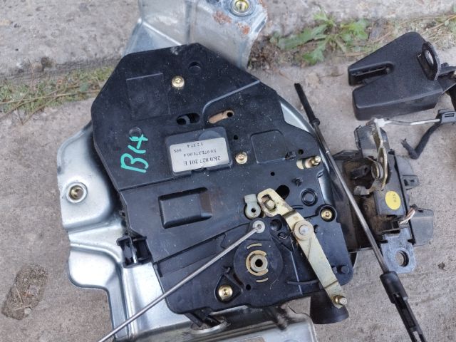 bontott VW CADDY Bal hátsó Ajtózár